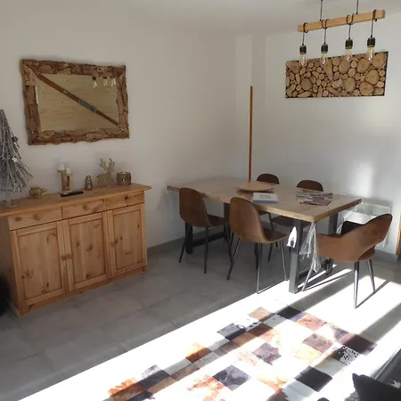 Holiday home Le Cerdan - Classe 3 Etoiles - 5 Personnes-2 Chambres- Parking -garage-jardin-wifi-renove En 2023
