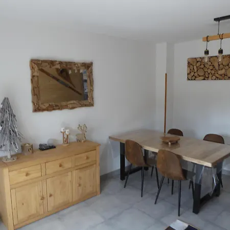 Casa de Férias Le Cerdan - Classe 3 Etoiles - 5 Personnes - 2 Chambres- Parking -garage-jardin-wifi-renove En 2023 (adults Only)