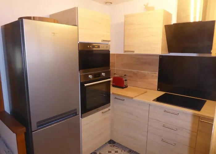 Le Cerdan - Classe 3 Etoiles - 2 Adultes 3 Enfants - 2 Chambres- Parking -garage-jardin-wifi-renove En 2023
