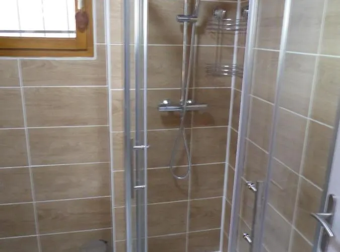 Feriehus Le Cerdan - Classe 3 Etoiles - 2 Adultes 3 Enfants - 2 Chambres- Parking -garage-jardin-wifi-renove En 2023 Bolquere Pyrenees 2000