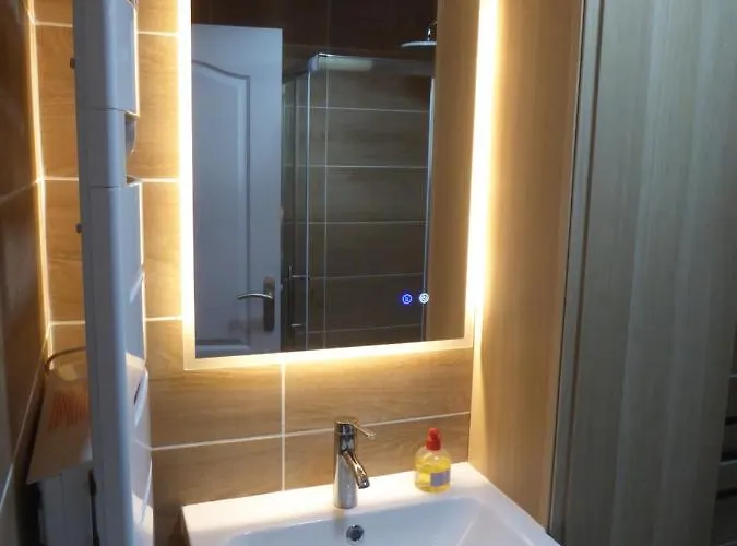 Le Cerdan - Classe 3 Etoiles - 5 Personnes - 2 Chambres- Parking -garage-jardin-wifi-renove En 2023 (adults Only)